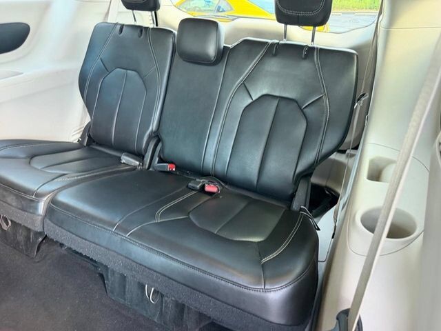 2023 Chrysler Pacifica Touring L Farmington MO