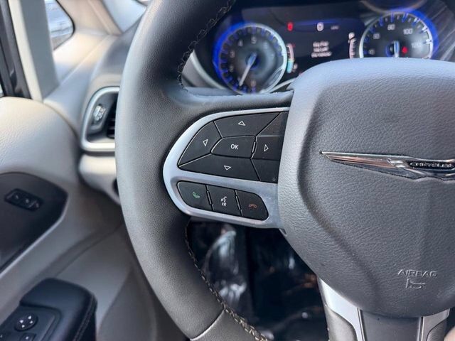 2023 Chrysler Pacifica Touring L Farmington MO