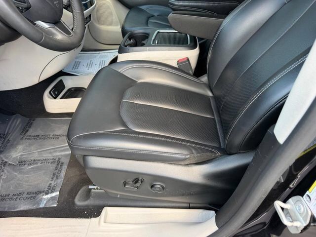 2023 Chrysler Pacifica Touring L Farmington MO
