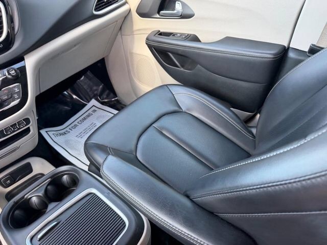 2023 Chrysler Pacifica Touring L Farmington MO