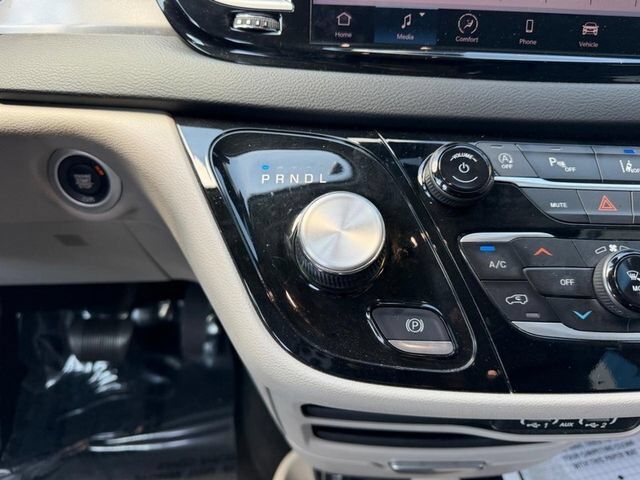 2023 Chrysler Pacifica Touring L Farmington MO