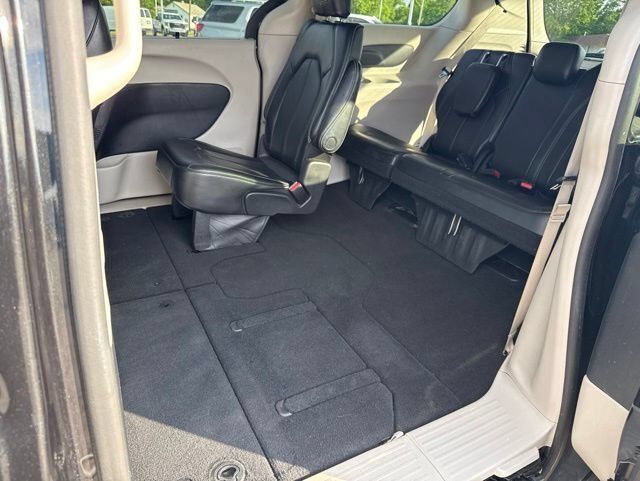 2023 Chrysler Pacifica Touring L Farmington MO