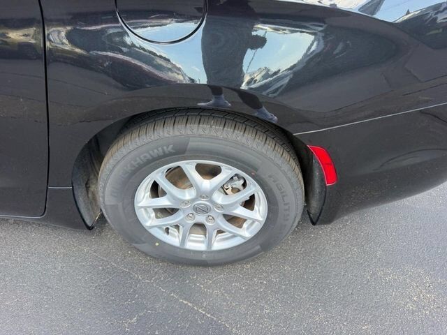 2023 Chrysler Pacifica Touring L Farmington MO
