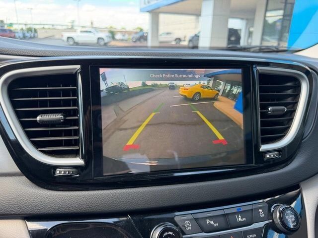 2023 Chrysler Pacifica Touring L Farmington MO