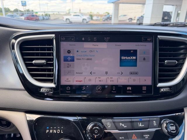 2023 Chrysler Pacifica Touring L Farmington MO