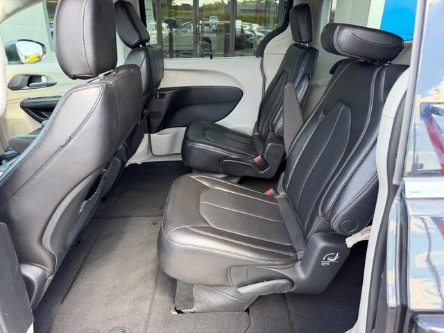 2023 Chrysler Pacifica Touring L Farmington MO