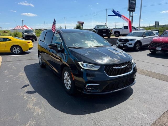 2023 Chrysler Pacifica Touring L Farmington MO