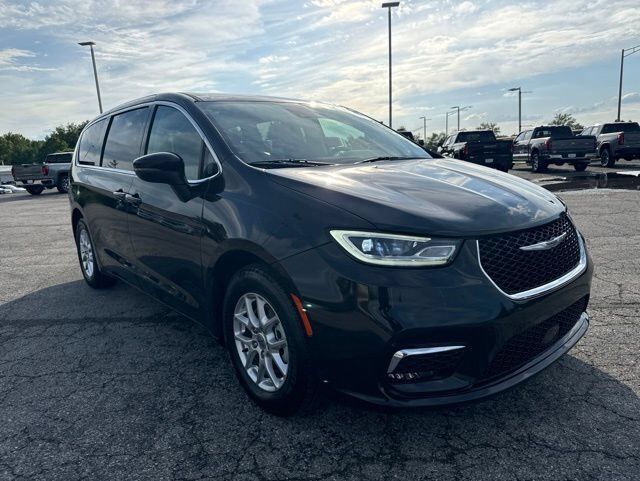 2023 Chrysler Pacifica Touring L Farmington MO