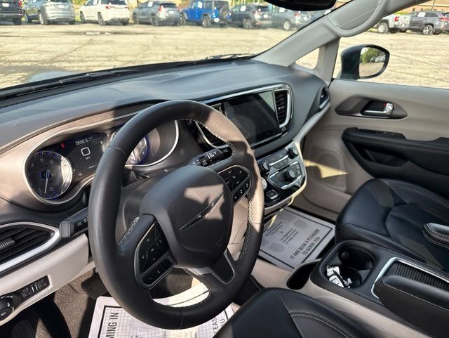 2023 Chrysler Pacifica Touring L Farmington MO