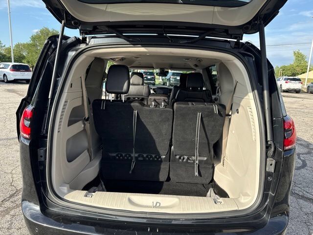 2023 Chrysler Pacifica Touring L Farmington MO