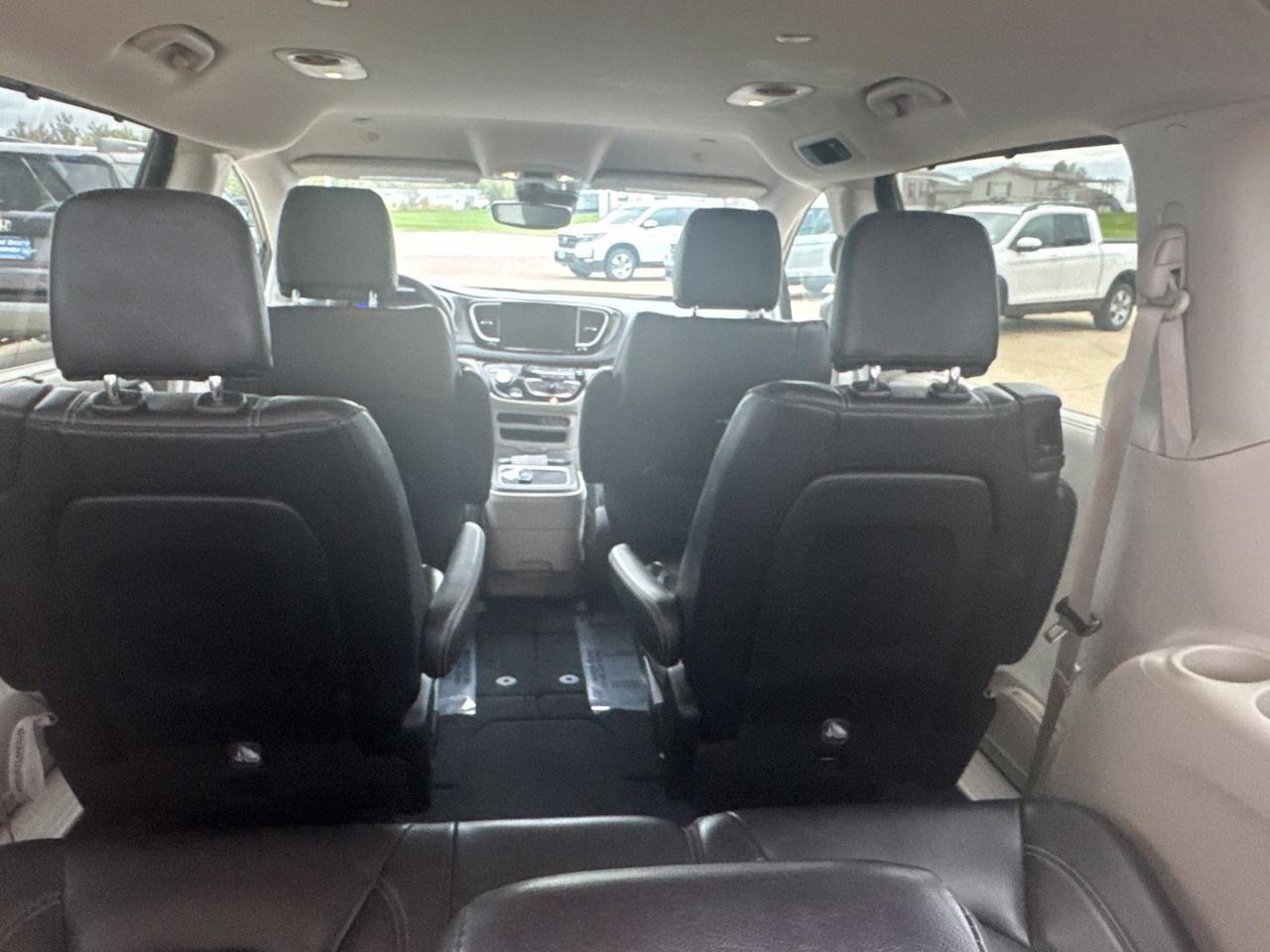 2023 Chrysler Pacifica Touring L West Burlington IA