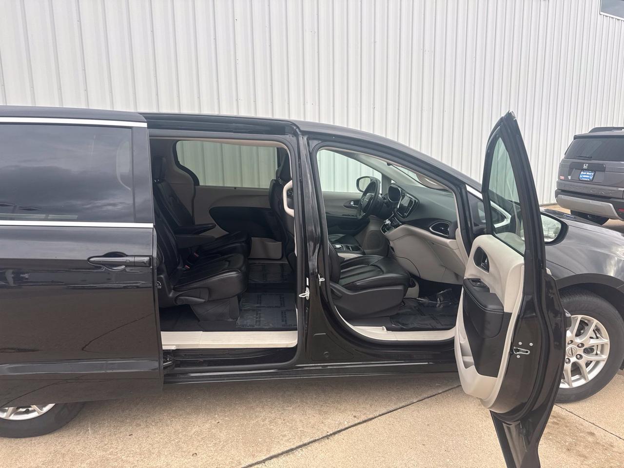 2023 Chrysler Pacifica Touring L West Burlington IA