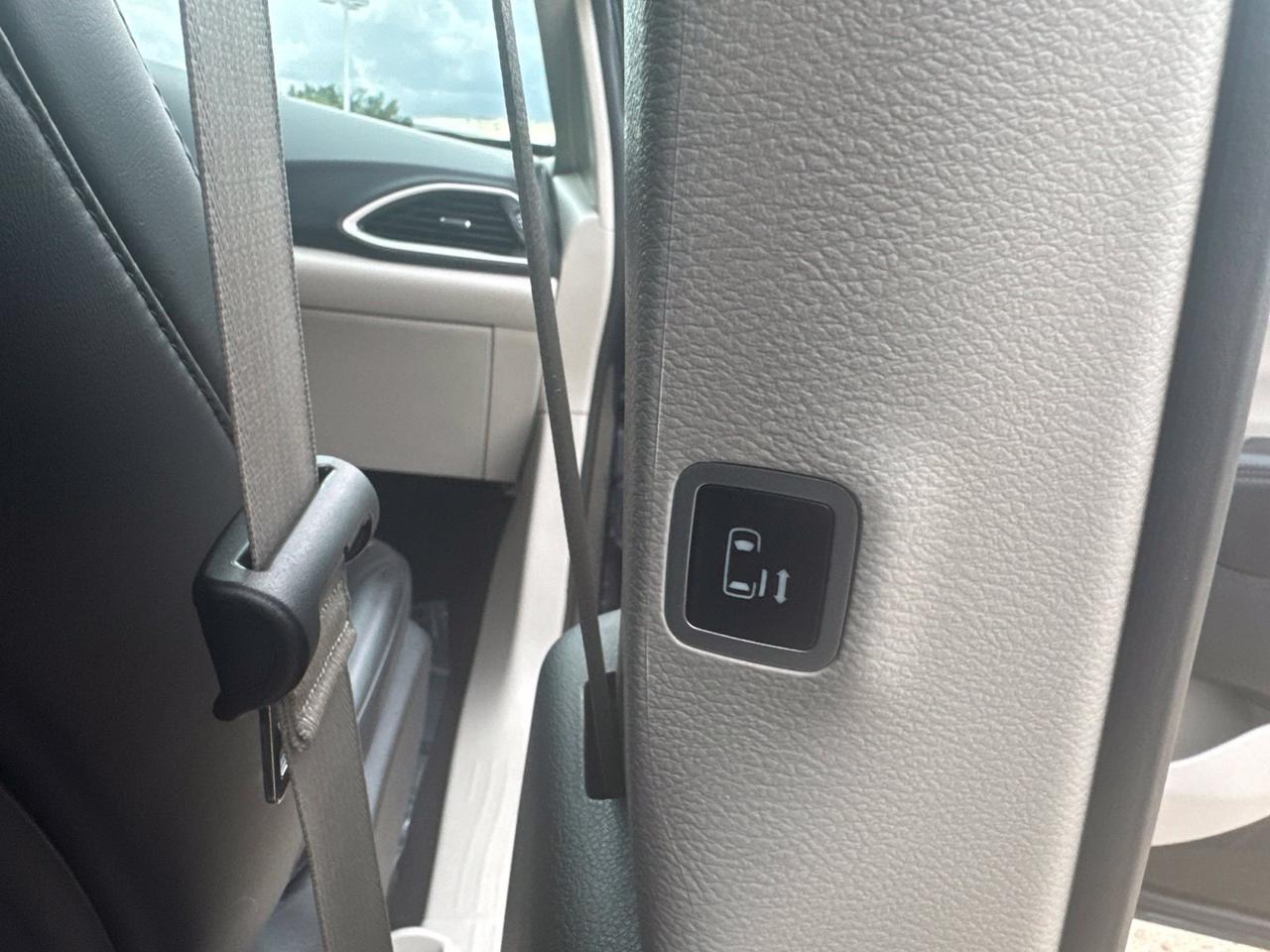 2023 Chrysler Pacifica Touring L West Burlington IA