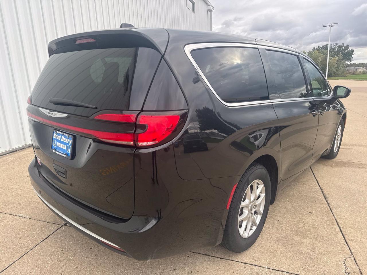 2023 Chrysler Pacifica Touring L West Burlington IA