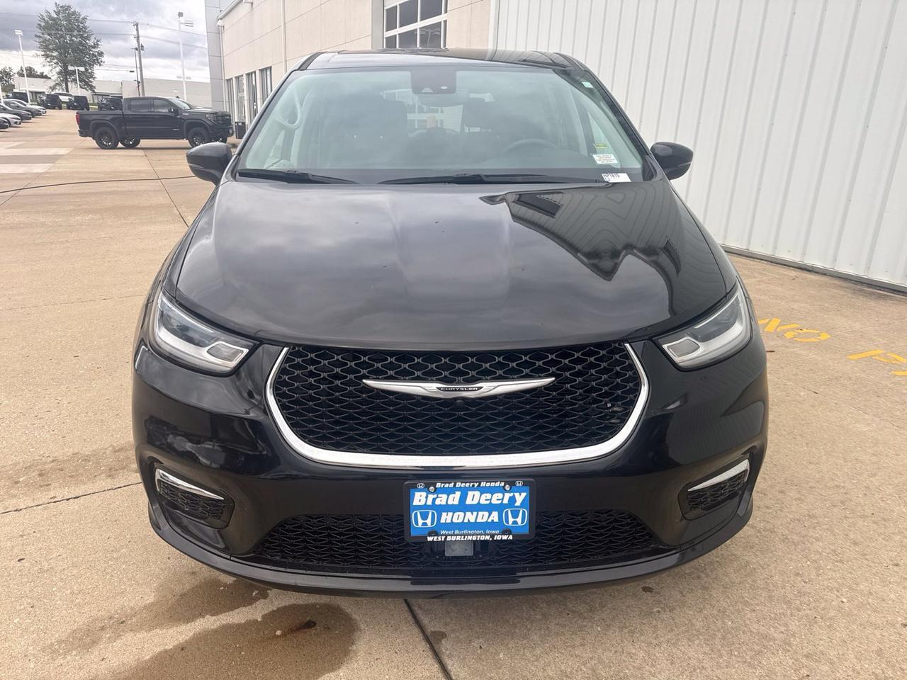 2023 Chrysler Pacifica Touring L West Burlington IA