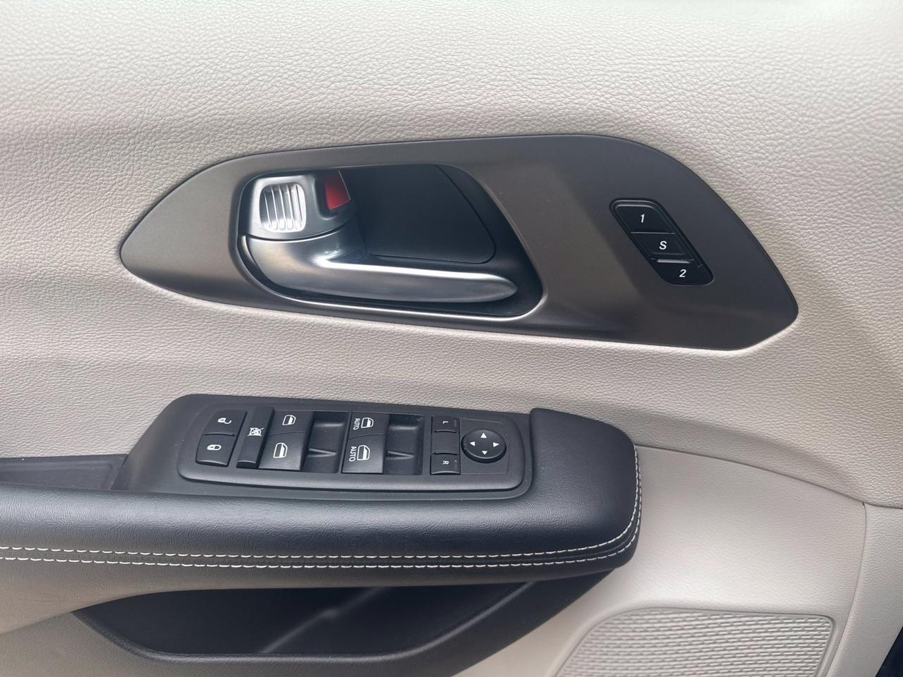 2023 Chrysler Pacifica Touring L West Burlington IA