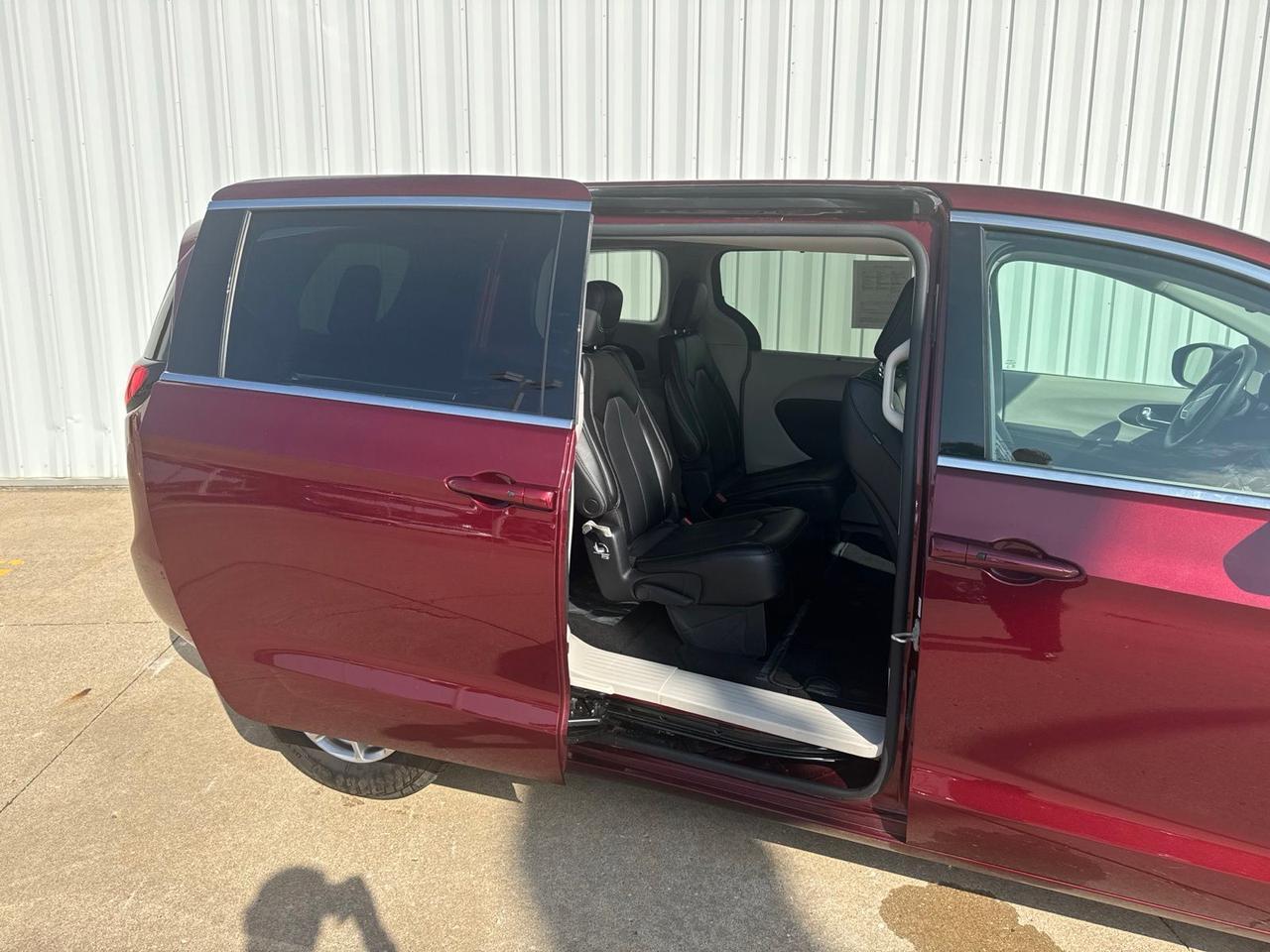 2023 Chrysler Pacifica Touring L West Burlington IA