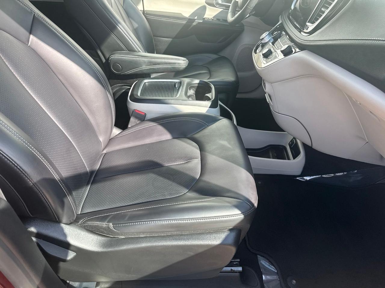 2023 Chrysler Pacifica Touring L West Burlington IA