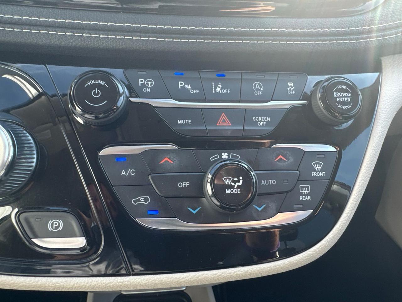2023 Chrysler Pacifica Touring L West Burlington IA