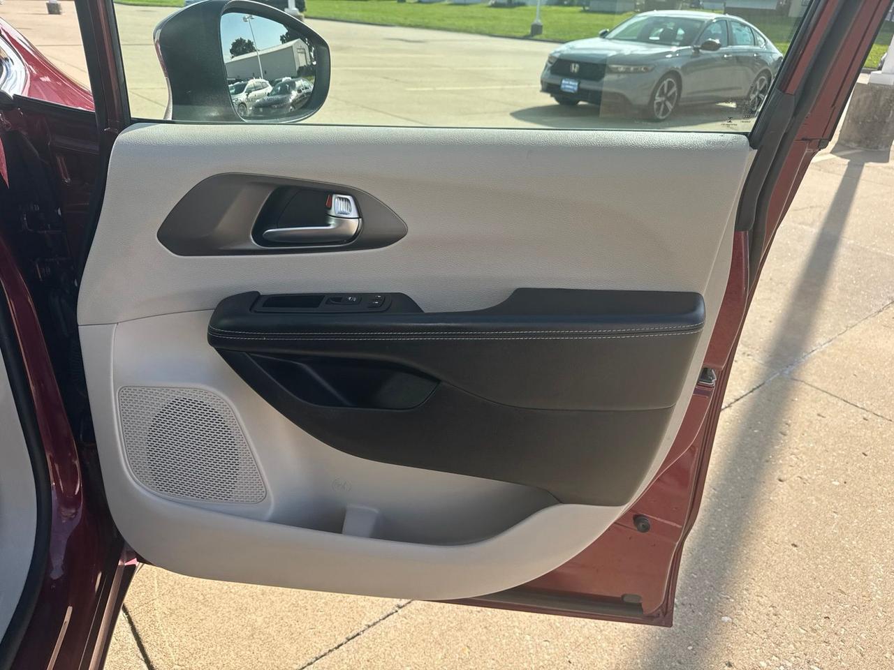 2023 Chrysler Pacifica Touring L West Burlington IA