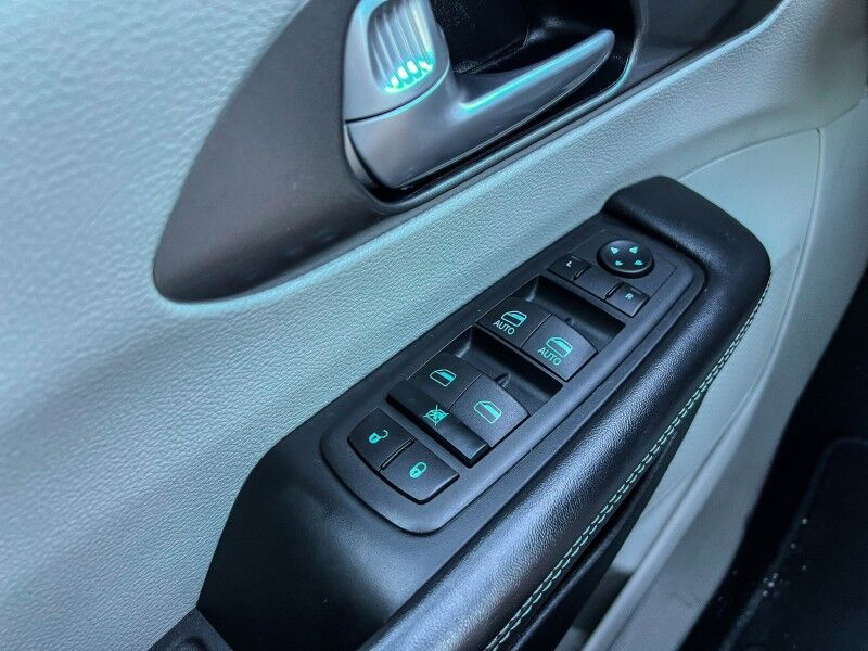 2023 Chrysler Pacifica Touring L Wilmington NC