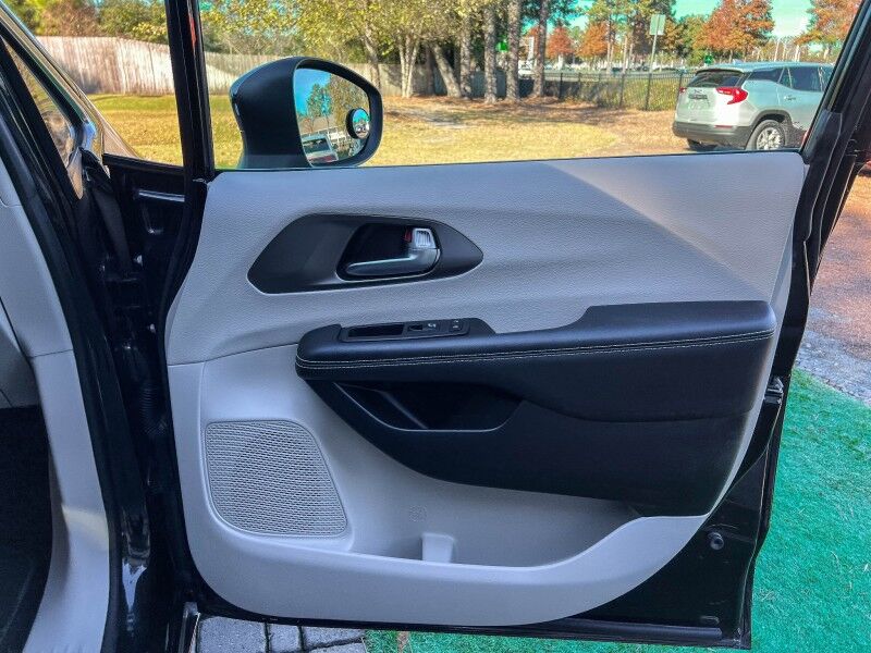 2023 Chrysler Pacifica Touring L Wilmington NC