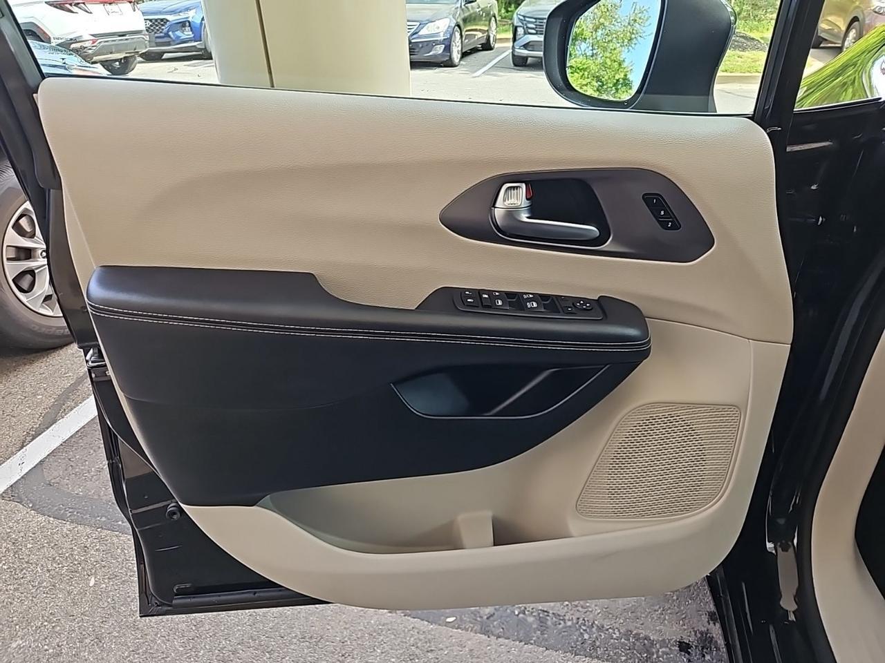 2023 Chrysler Pacifica Touring L Waldorf MD