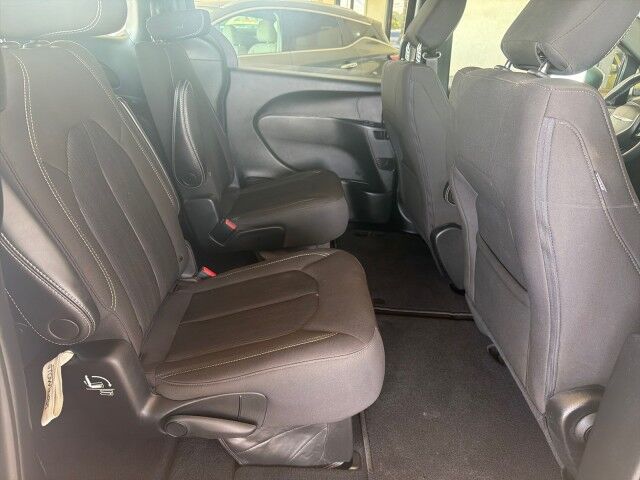 2023 Chrysler Pacifica Touring Lafayette LA