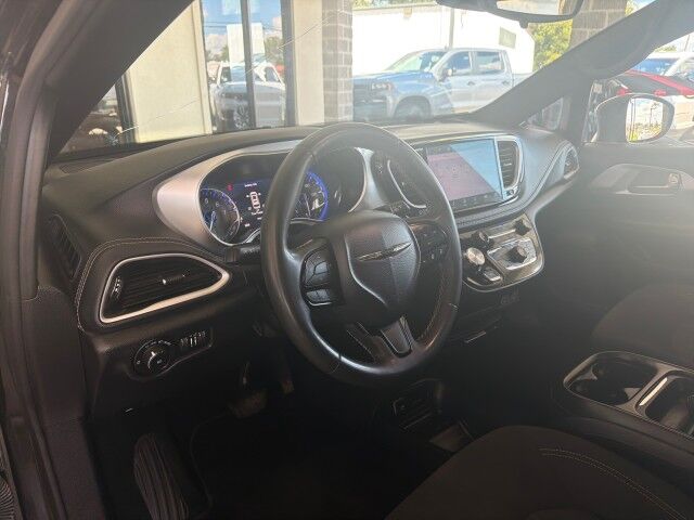 2023 Chrysler Pacifica Touring Lafayette LA