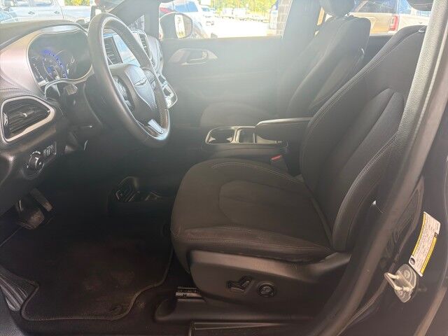 2023 Chrysler Pacifica Touring Lafayette LA