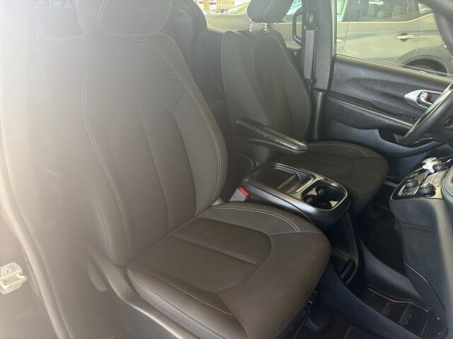 2023 Chrysler Pacifica Touring Lafayette LA