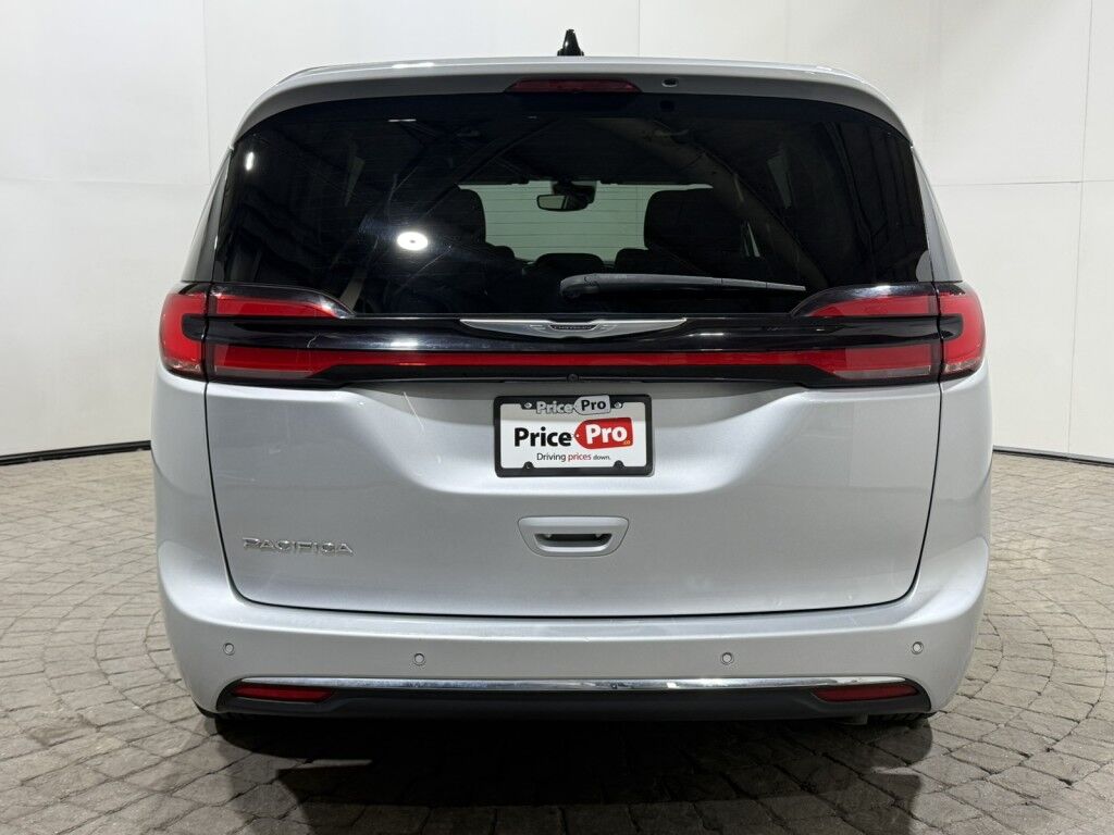 2023 Chrysler Pacifica Touring Maumee OH