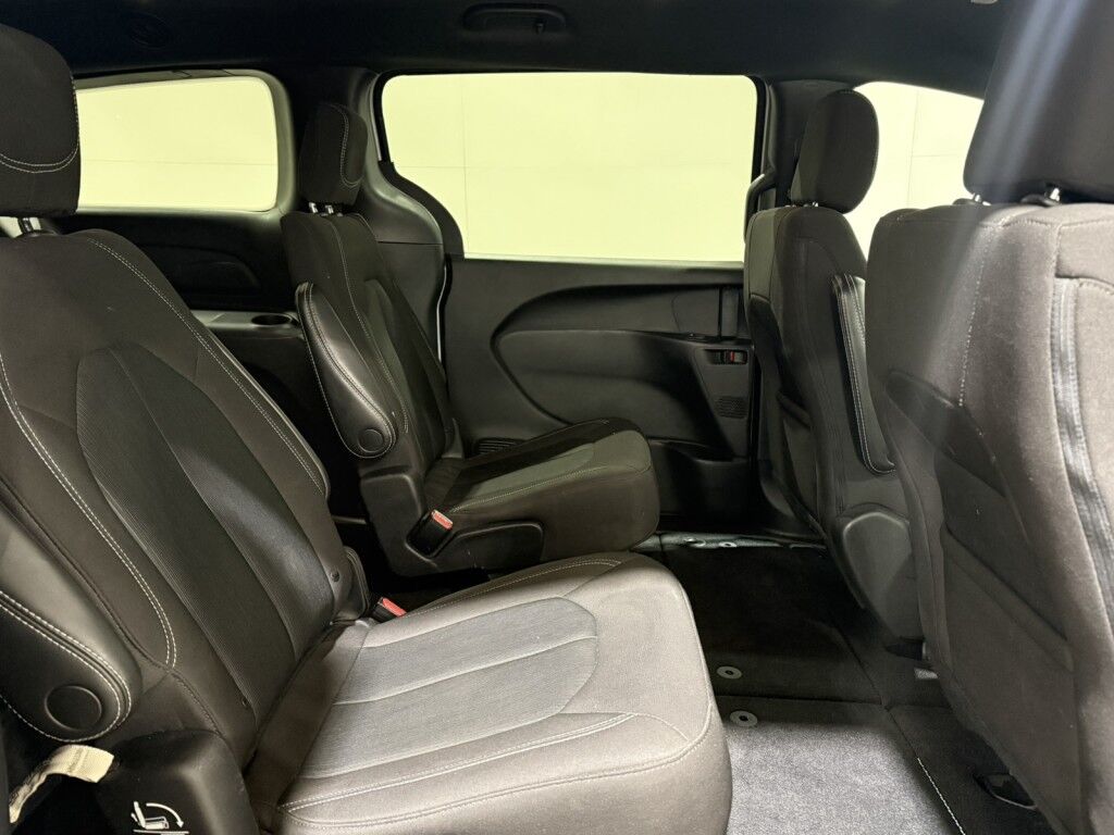 2023 Chrysler Pacifica Touring Maumee OH