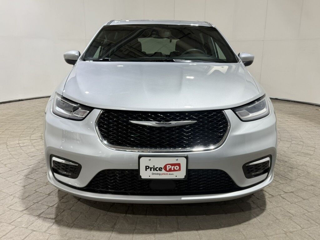 2023 Chrysler Pacifica Touring Maumee OH