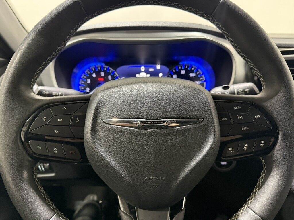 2023 Chrysler Pacifica Touring Maumee OH