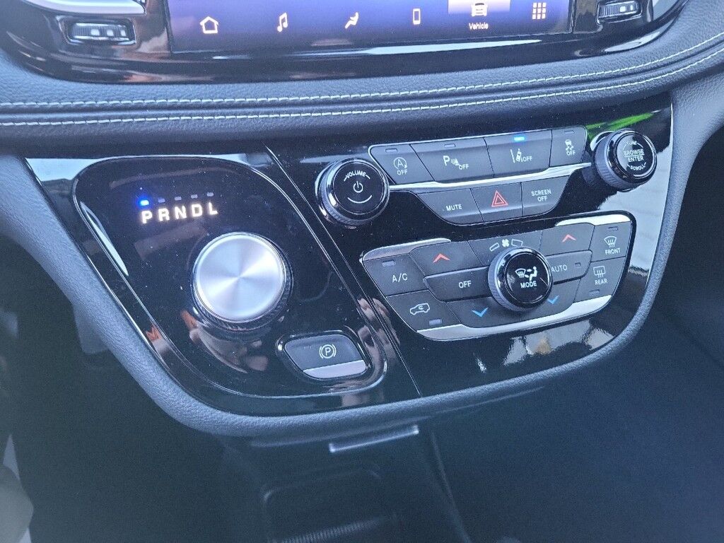 2023 Chrysler Pacifica Touring Owego NY
