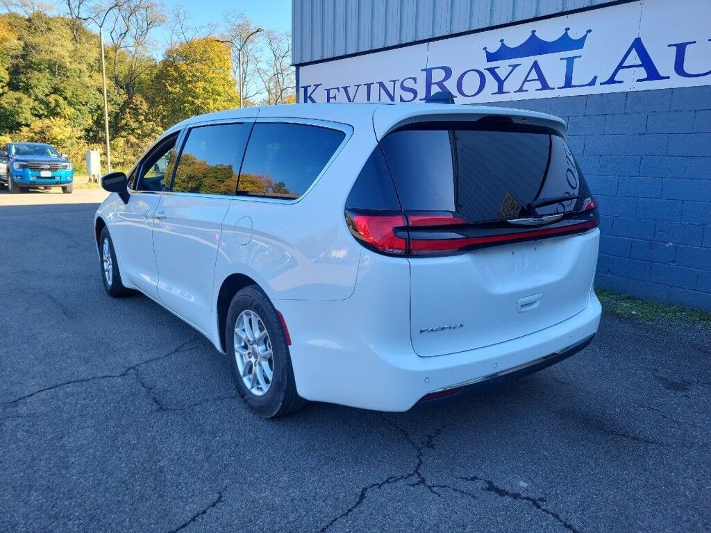 2023 Chrysler Pacifica Touring Owego NY