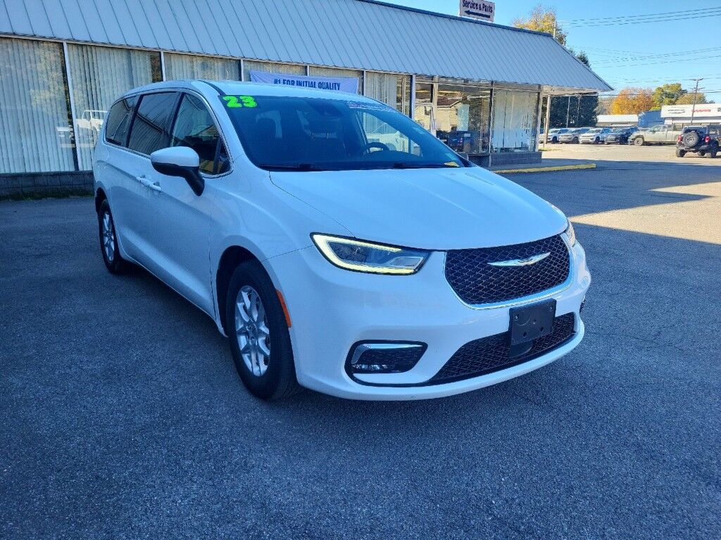 2023 Chrysler Pacifica Touring Owego NY