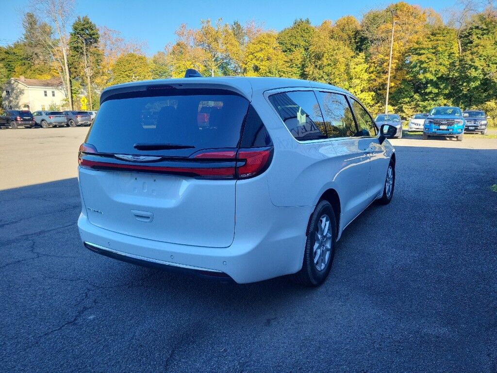 2023 Chrysler Pacifica Touring Owego NY