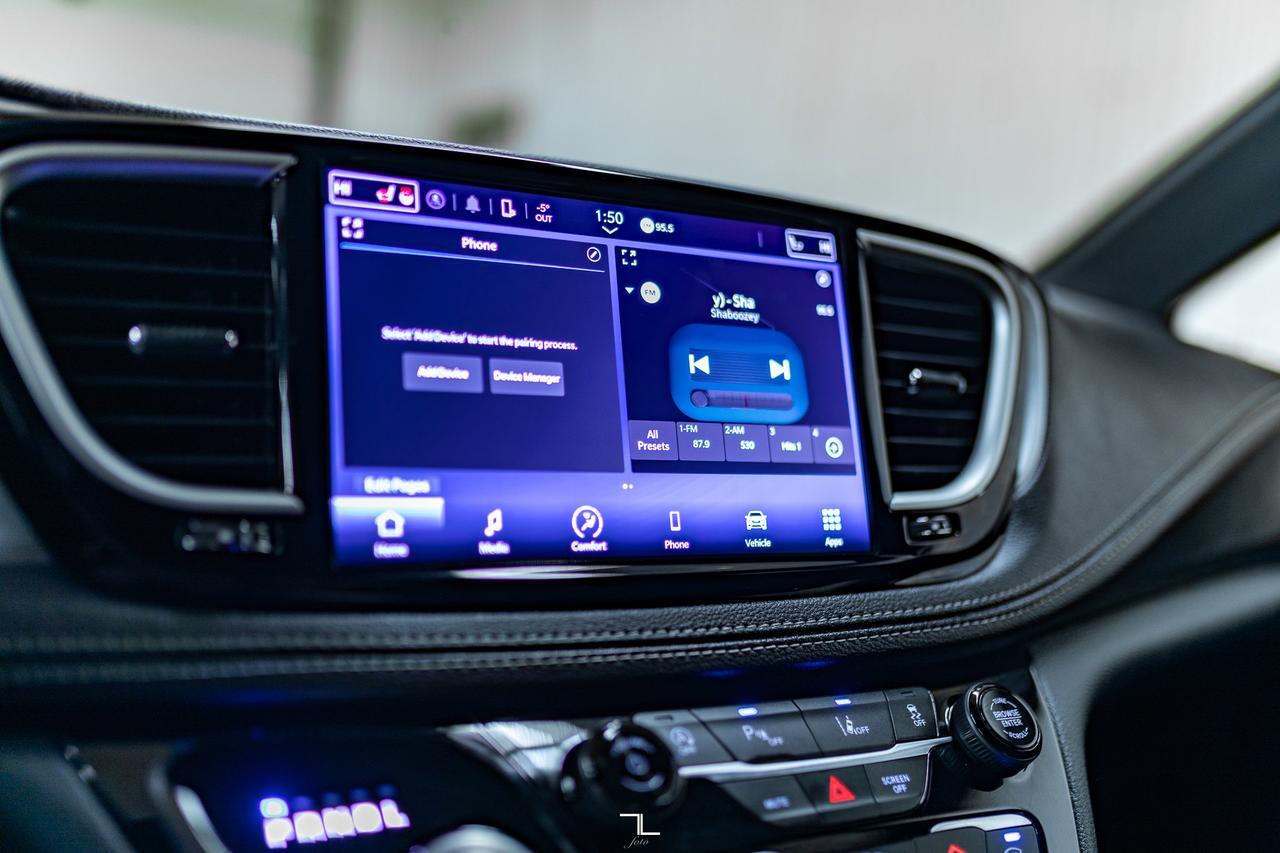 2023 Chrysler Pacifica Touring Power Doors BCam Red Deer AB