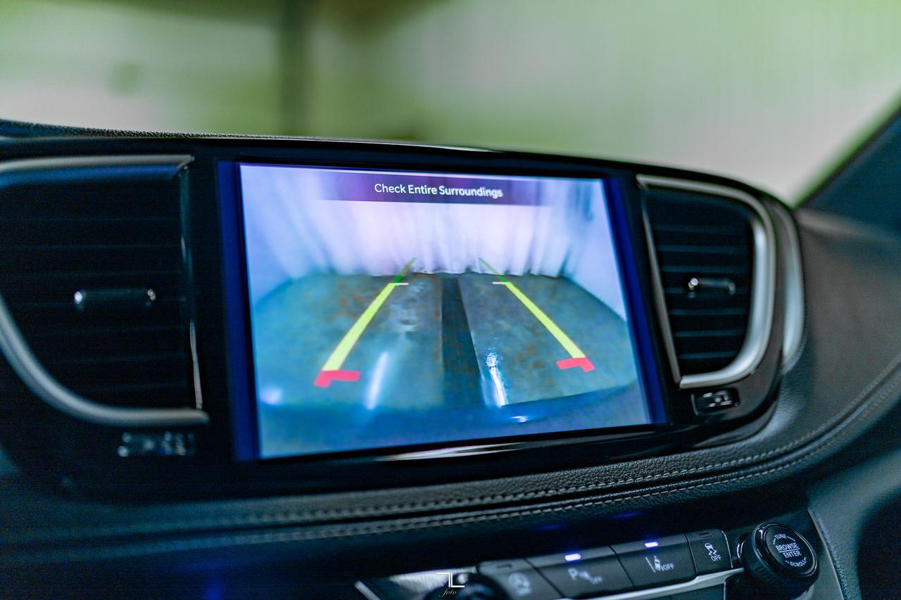 2023 Chrysler Pacifica Touring Power Doors BCam Red Deer AB