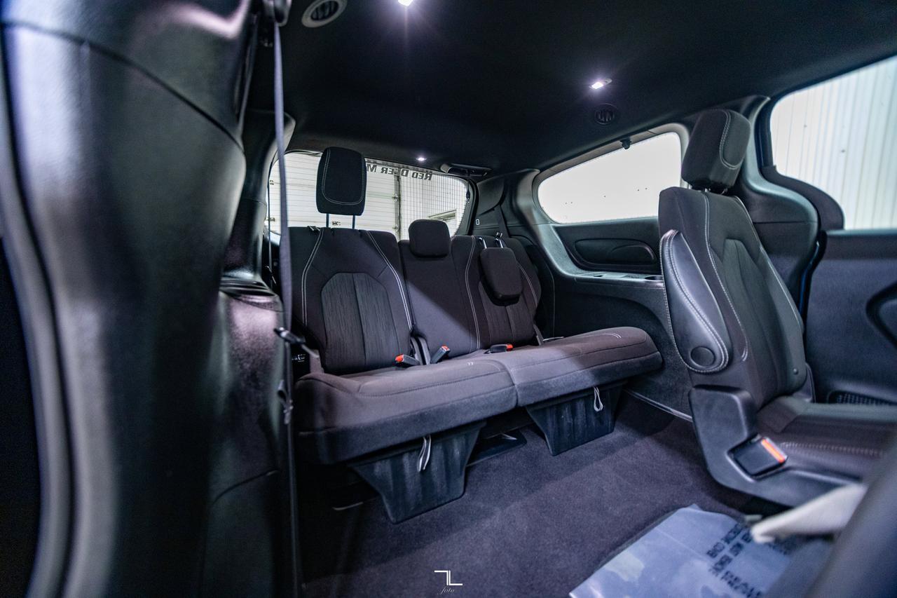 2023 Chrysler Pacifica Touring Power Doors BCam Red Deer AB