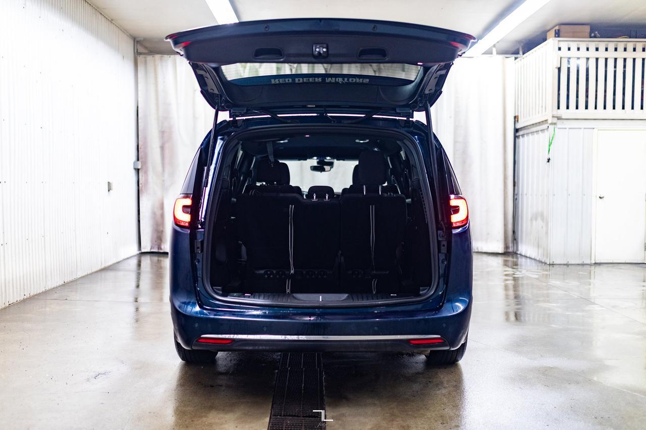 2023 Chrysler Pacifica Touring Power Doors BCam Red Deer AB