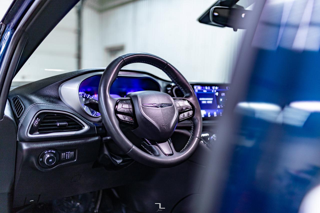 2023 Chrysler Pacifica Touring Power Doors BCam Red Deer AB