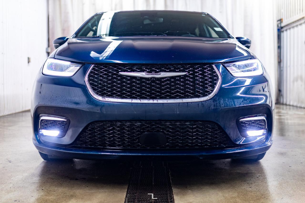 2023 Chrysler Pacifica Touring Power Doors BCam Red Deer AB