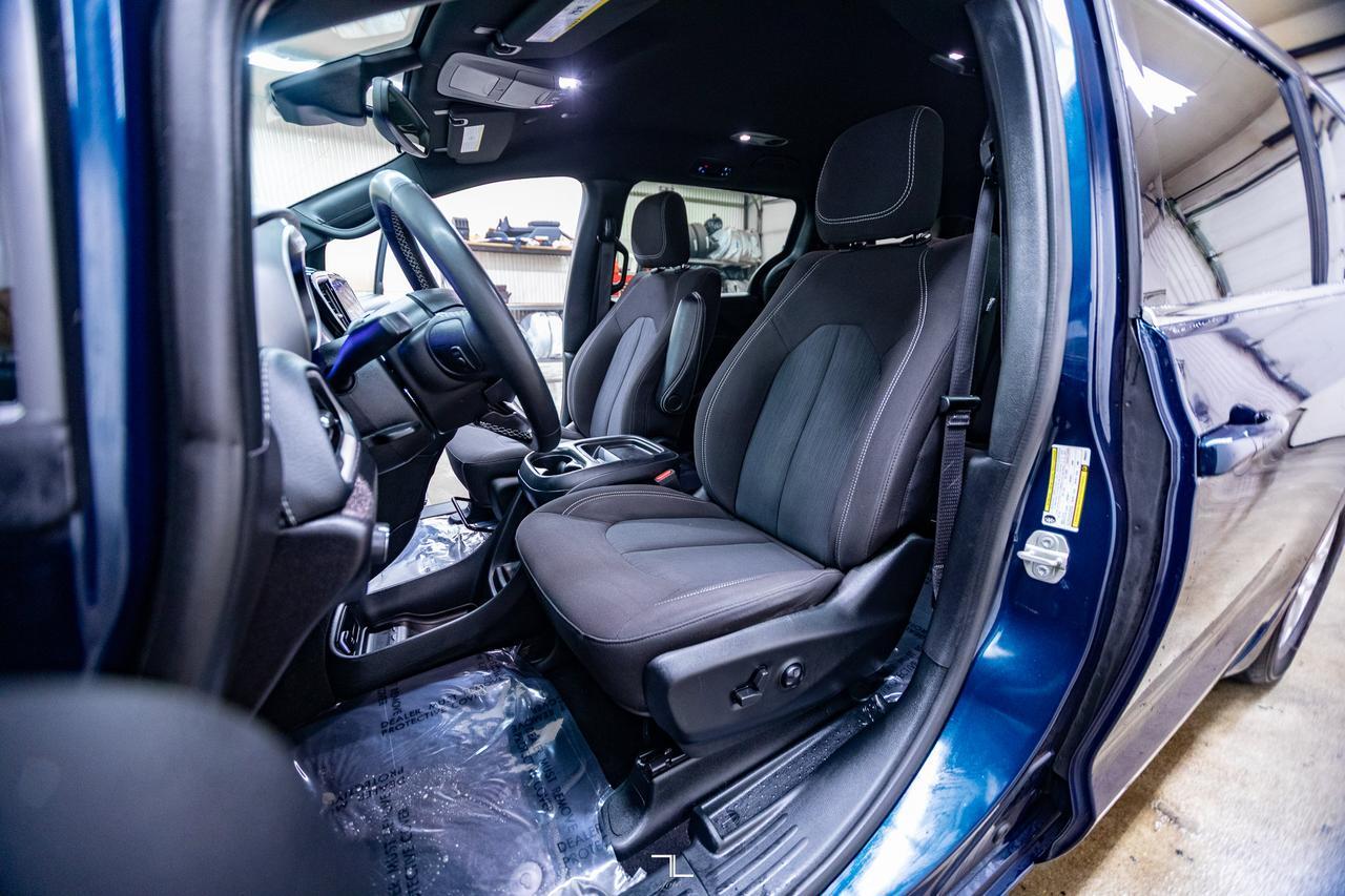 2023 Chrysler Pacifica Touring Power Doors BCam Red Deer AB