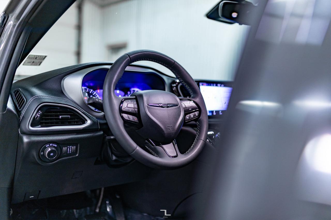 2023 Chrysler Pacifica Touring Power Doors BCam Red Deer AB