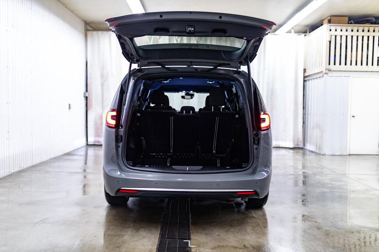 2023 Chrysler Pacifica Touring Power Doors BCam Red Deer AB