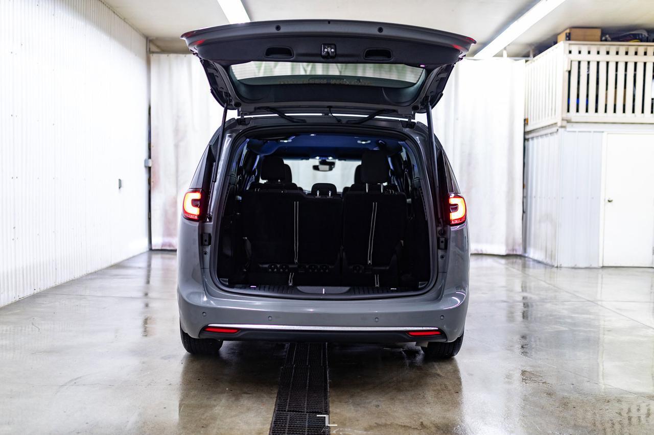 2023 Chrysler Pacifica Touring Power Doors BCam Red Deer AB