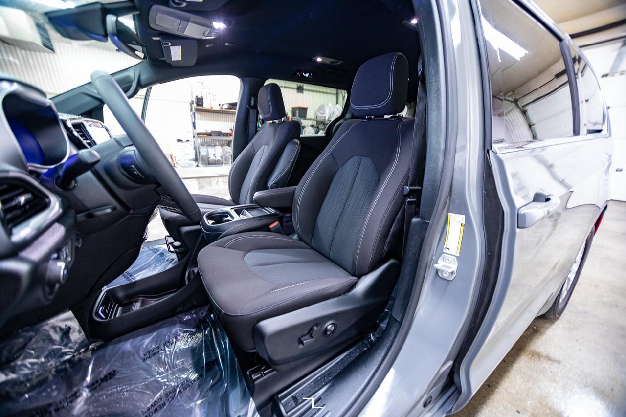 2023 Chrysler Pacifica Touring Power Doors BCam Red Deer AB